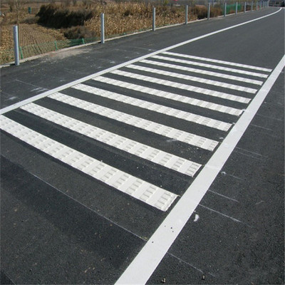 高速公路上那些不容忽視的特殊標(biāo)線